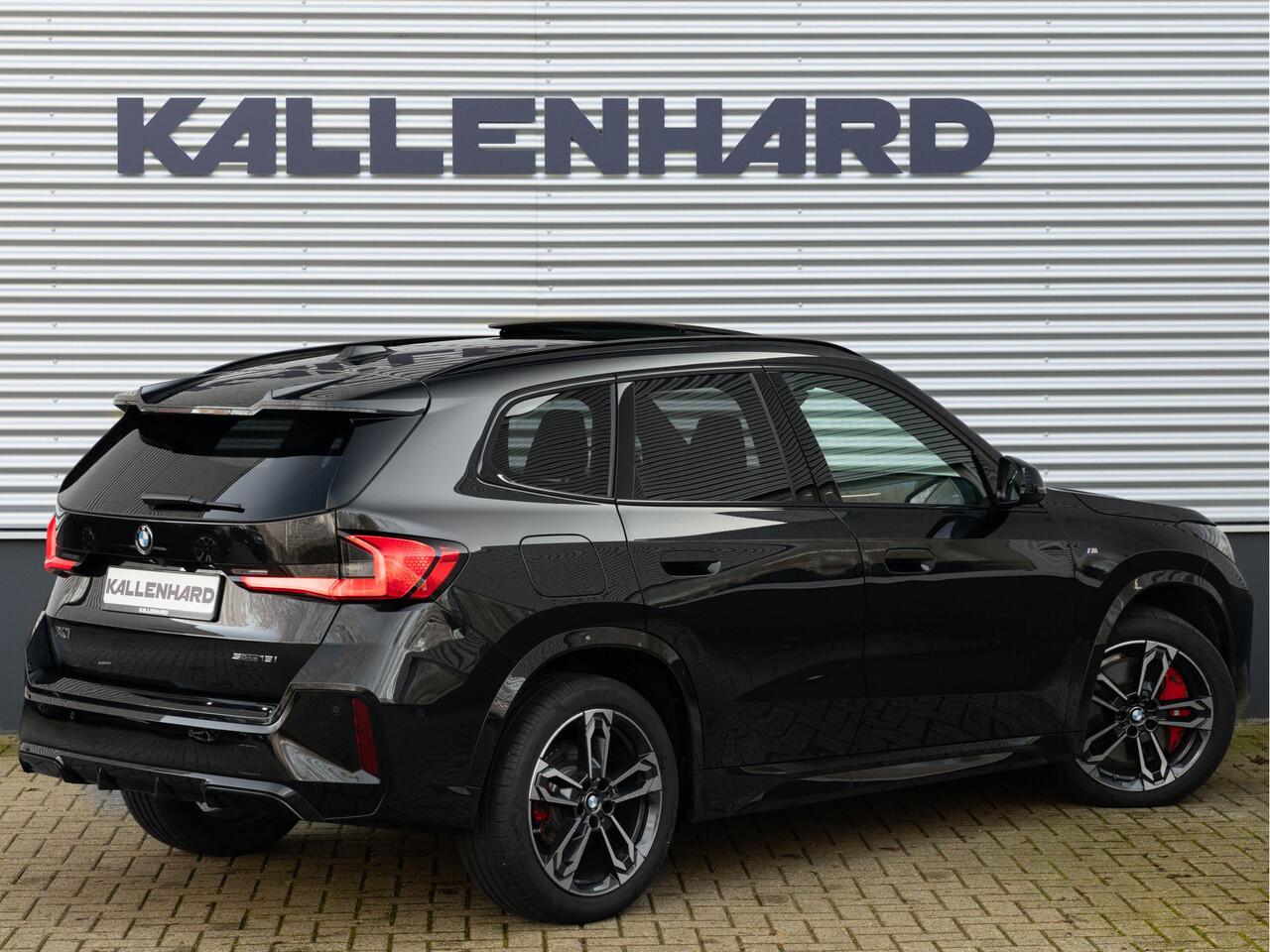 BMW X1 sDrive18i M-Sport Pro - Pano - Driving Ass Plus - Trekhaak - Harman Kardon