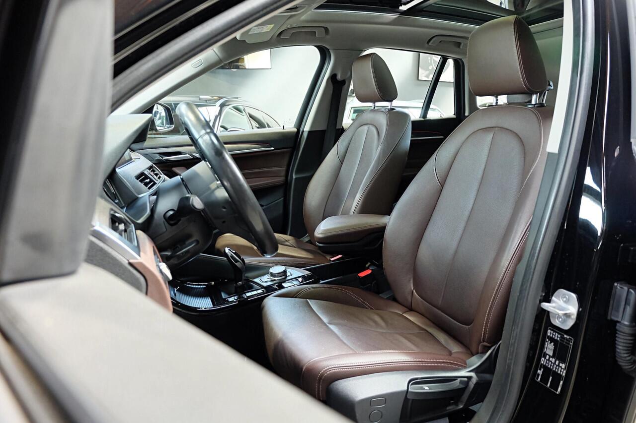 BMW X1 sDrive18i High Executive / xLine / Pano / Leder / Camera