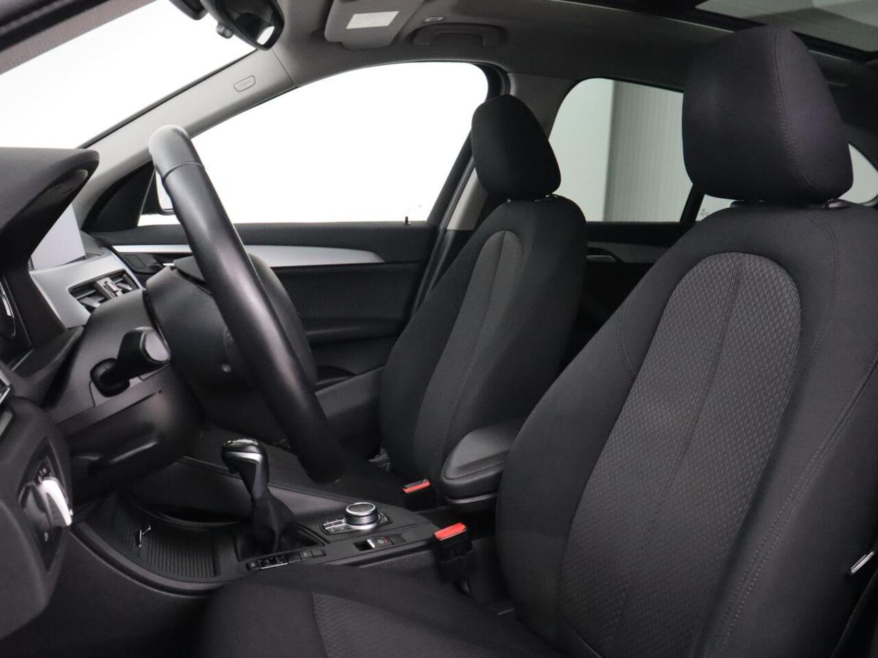 BMW X1 Xdrive25e Edrive Edition | Panoramadak | Stoelverwarming | Full LED | Navigatie | Climate control | Parkeerhulp | Cruise control | PHEV | Plug In