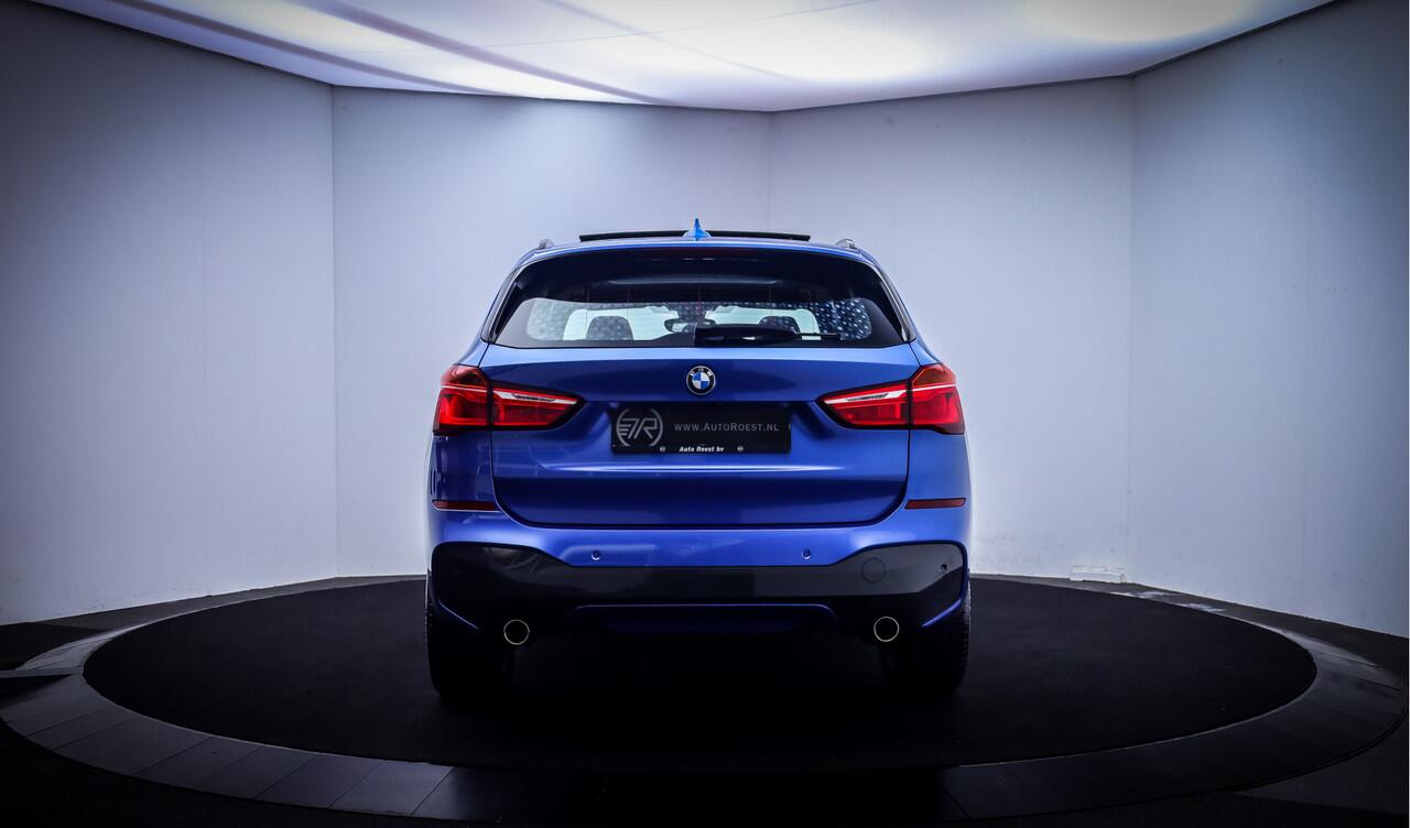 BMW X1 20iA M-SPORT Edition PANO | HEAD UP | CAMERA | ALCANTARA | STOELVERW | NAVI | DAB | ELEK KLEP | LMV 18''