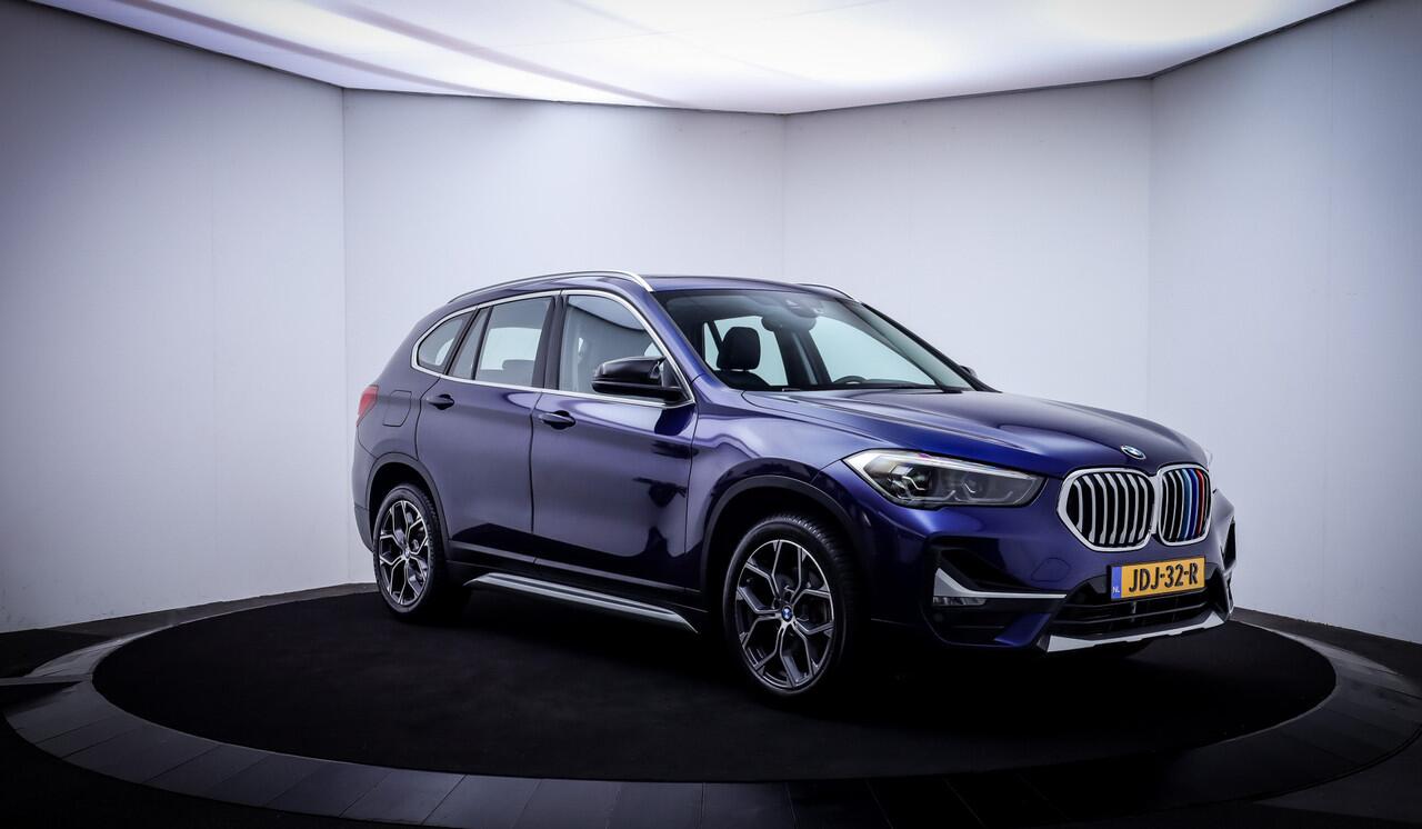 BMW X1 18iA X-LINE Executive Edition PANO | MEMORY | CAMERA | 1/2LEDER