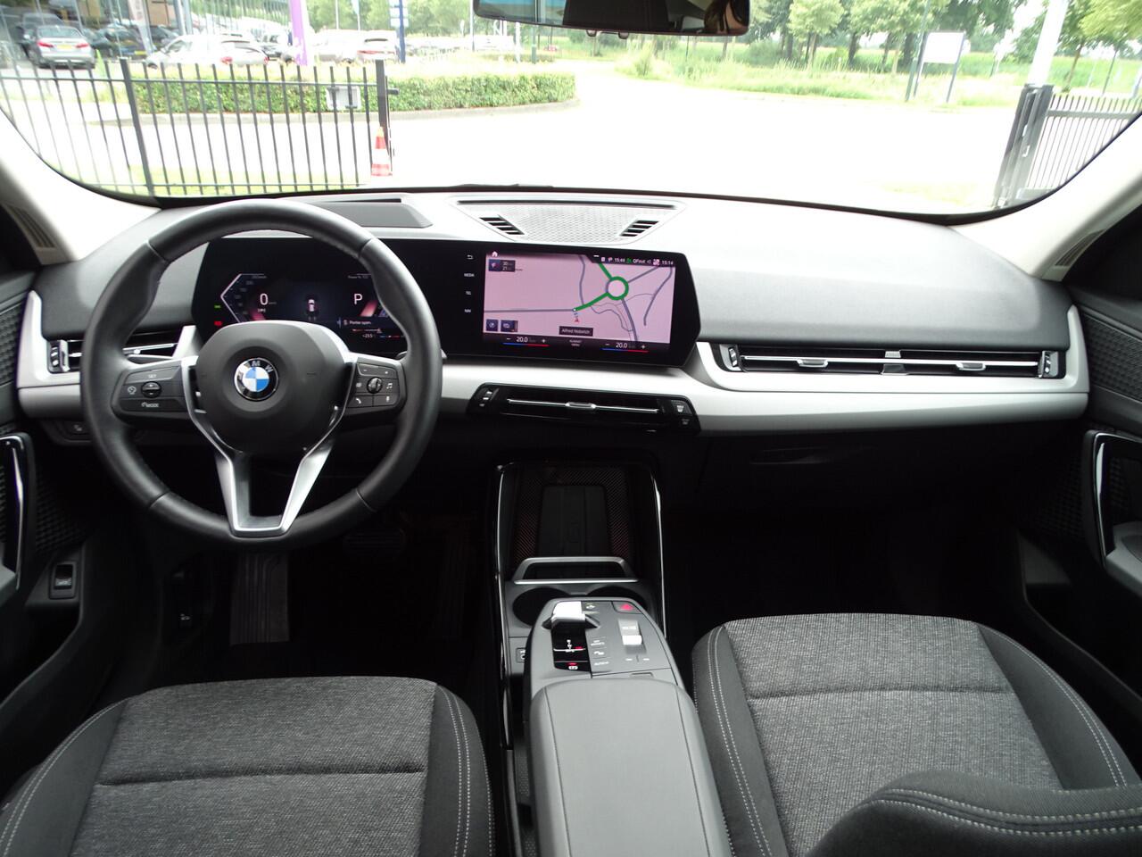 BMW X1 xDrive23i Head-Up-Live Cockpit Pro-Parkeerhulp Plus-Pro pakket-Ada Ledkoplamp-18''LM Velgen
