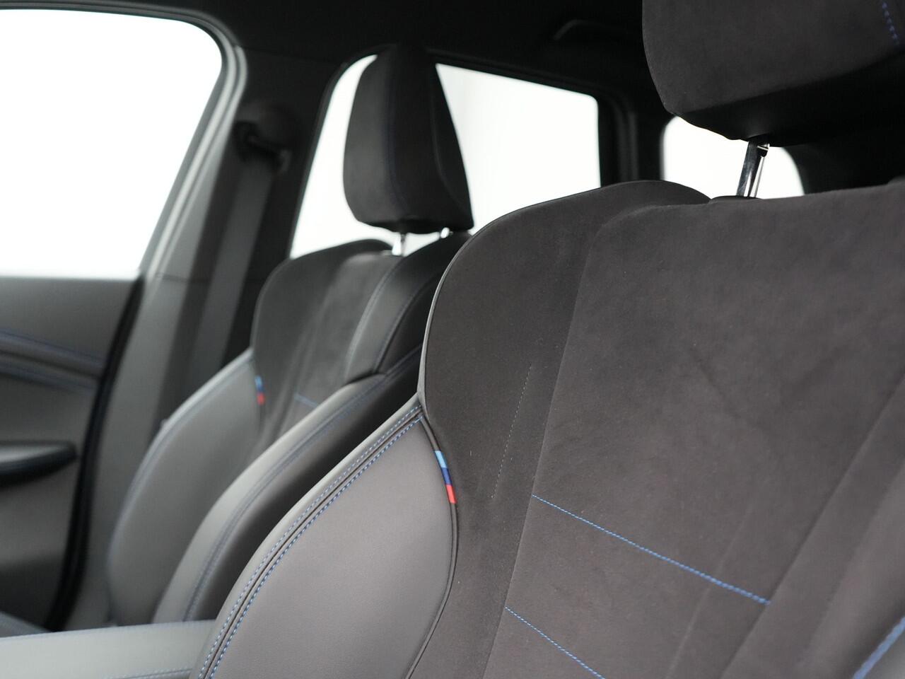 BMW X1 sDrive18i M-Sport Automaat 136pk Dealer O.H 27.000 KM !! | Leder Alcantara Sportstoelen | Navigatie | Cruise Control | Camera | Park Assist | Navigatie | DAB |