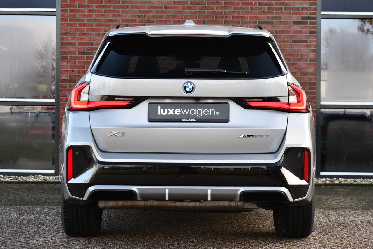 BMW X1 xDrive25e M-Sport Pano Trekhaak Camera 3786km!