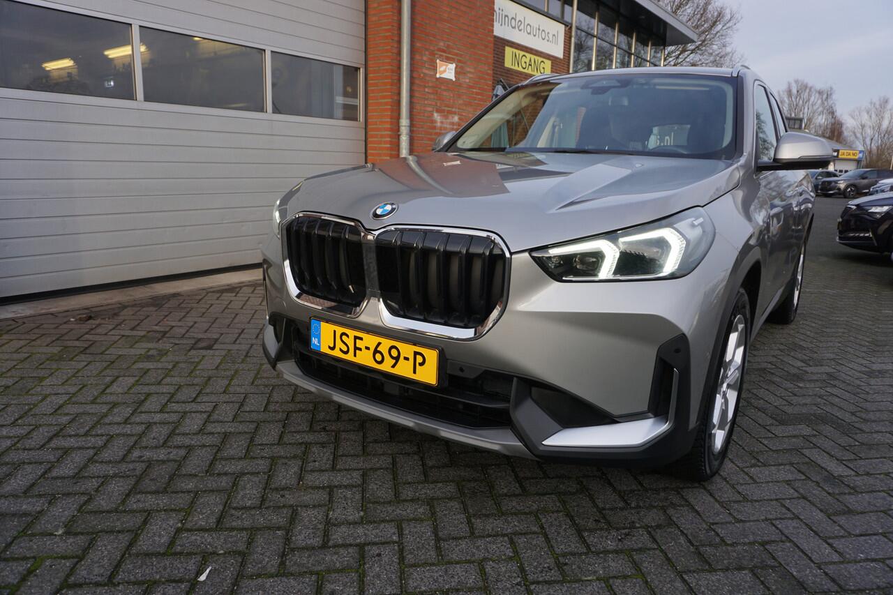 BMW X1 SDRIVE 18I BUSINESS EDITION KEURIGE NETTE STAAT VOLLEDIG DEALER ONDERHOUDEN CAMERA FULL LED NAVI ANDROID-APPLECARPLAY KEYLESS CLIMA CRUISE BLUETOOTH PDC V+A 18INCH ENZ...