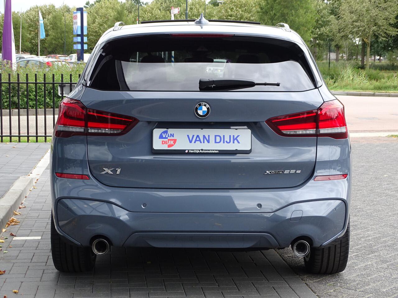 BMW X1 xDrive25e M Sportpakket Pano.dak Head-Up Display Harman-Kardon LED Camera Navi-Plus Apple Carplay Park.Ass. Driv.Ass. 19''LM Velgen