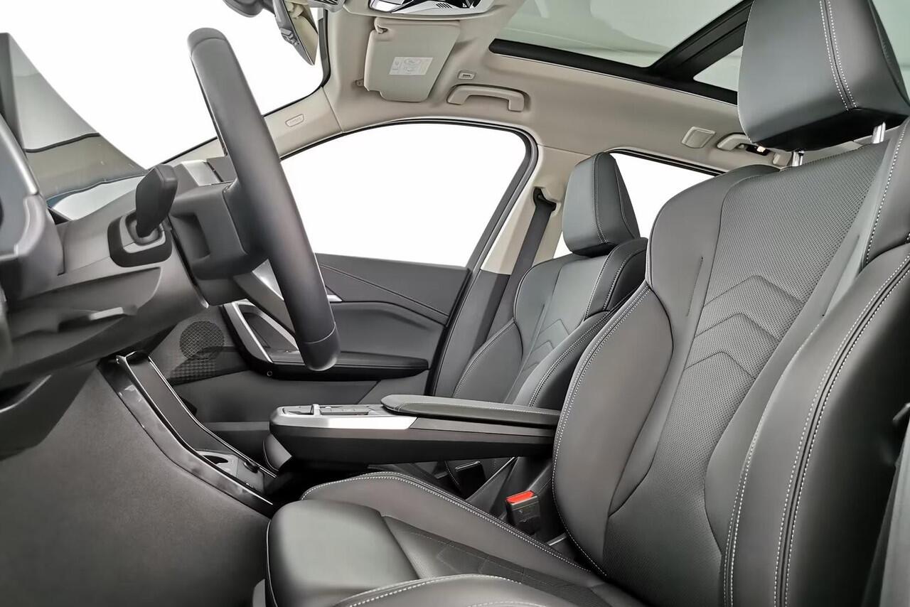 BMW X1 sDrive18iA xLine ** ADAPT. LED, LEDER, PANORAMA, TREKH, ADAPT. CRUISE, ACT. SPORTST ** 1e EIG - Ex BMW-AG - UNFALLFREI ** ** INFORMEER OOK NAAR ONZE AANTREKKELIJKE FINANCIAL-LEASE TARIEVEN **