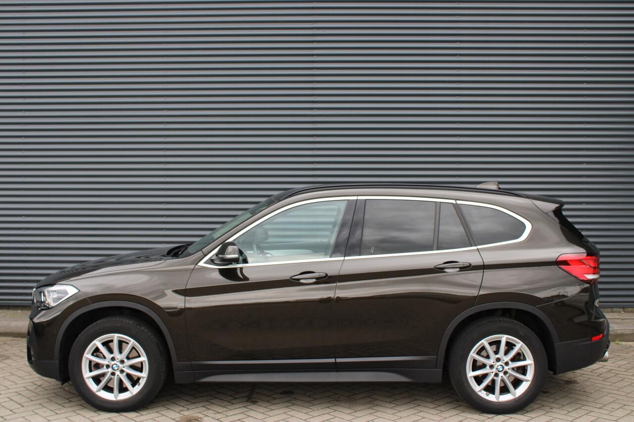 BMW X1 sDrive20i 192PK Executive Adaptive-Cruise Leer Full-Led Camera Navigatie Head-Up