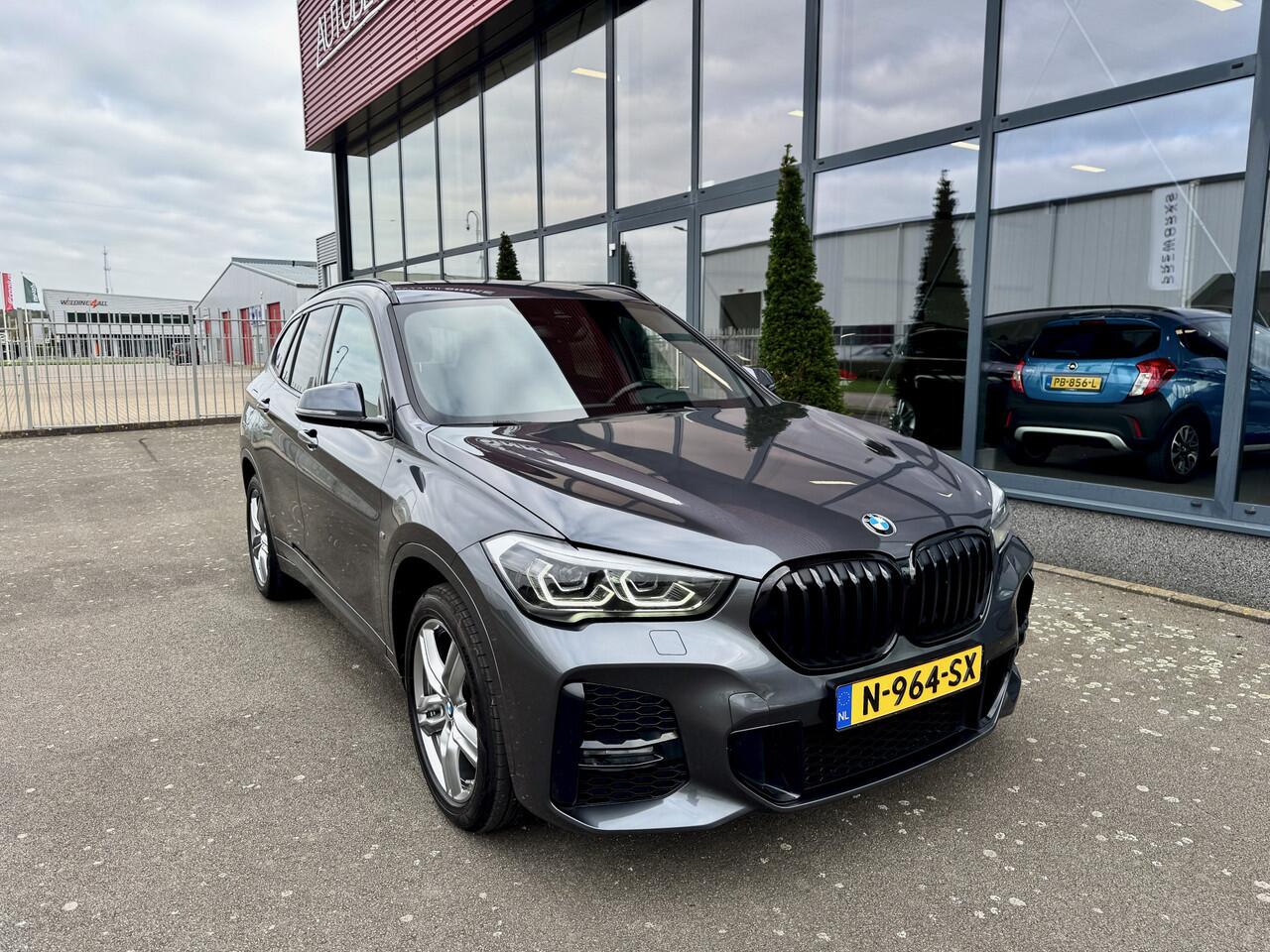BMW X1 sDrive18i High Executive NAVI ECC CRUISE LEDER