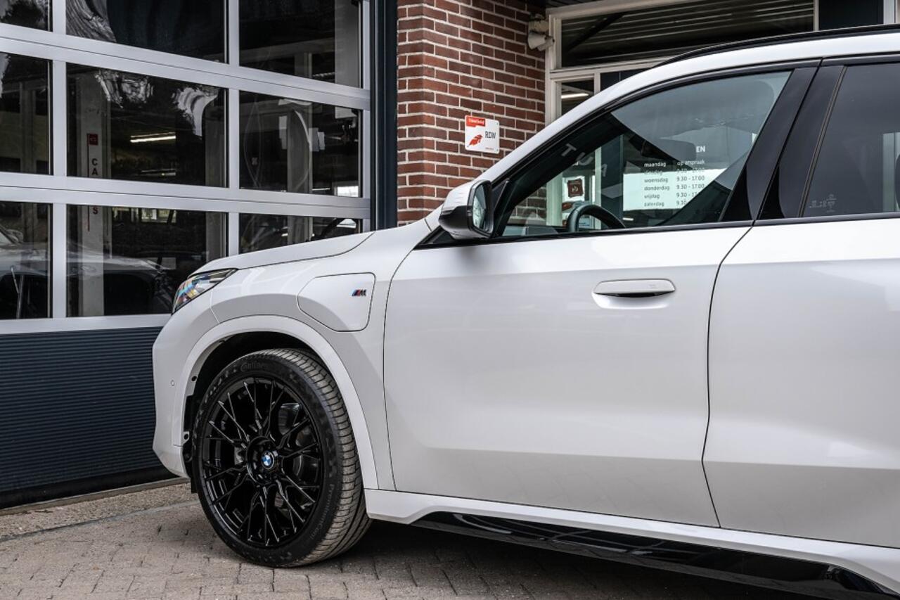 BMW X1 25e xDrive M Sport | Shadow | Driving Ass. Plus | Camera | Adapt. Led | Stoelverwarming | 20' Inch |
