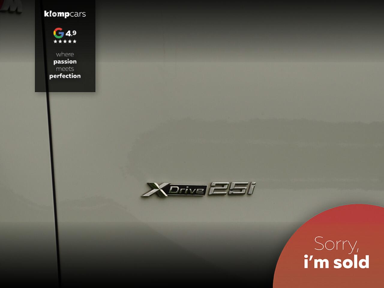 BMW X1 xDrive25i M-Sport | HUD | Carplay | Pano | Ad.Cruise | 19"| All black | Full Options!