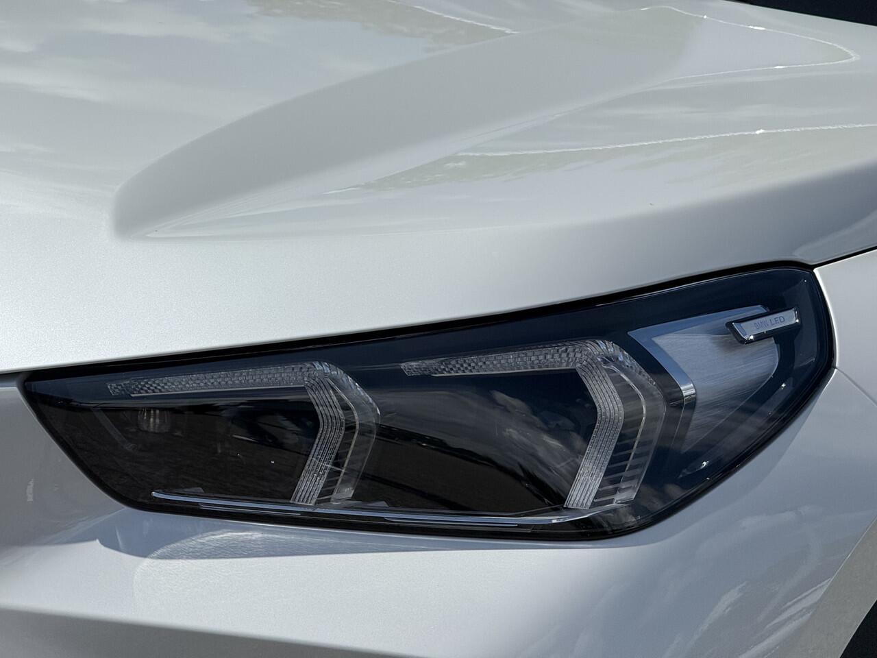 BMW X1 xDrive25e | Head up | Adapt Led | 360 cam | Driving ass. | Stoelverw.