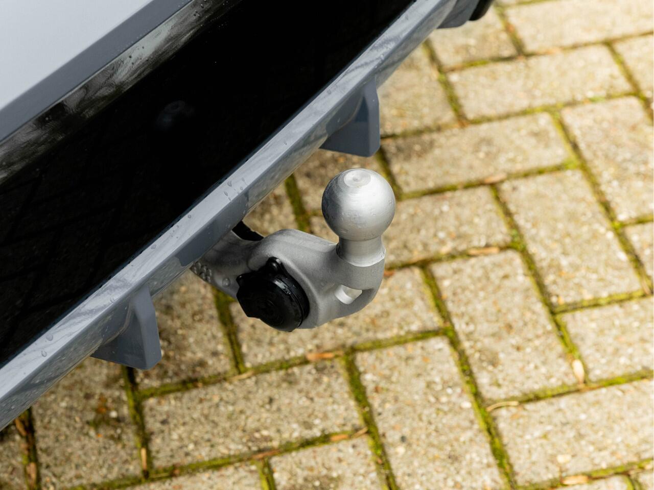 BMW X1 xDrive30e M-Sport Pro - Pano - Trekhaak - Driving Ass Prof - Harman Kardon