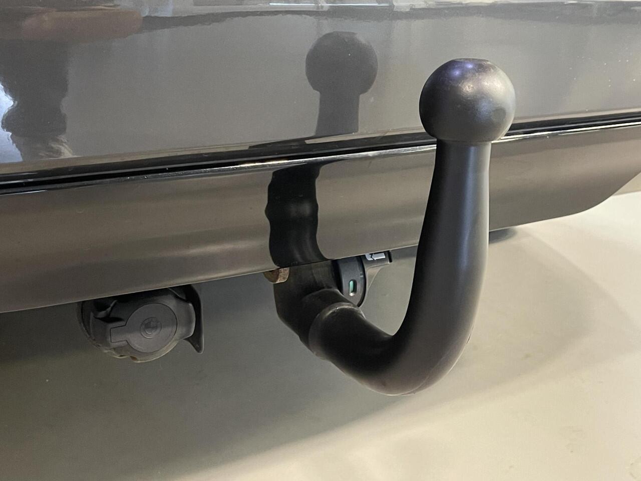 BMW X1 xDrive25e High Executive M Sport 18''/Leder/Trekhaak/Stoelverwarming/Sportstoelen/Elektrische Klep/LED/DAB/Navigatie/PDC