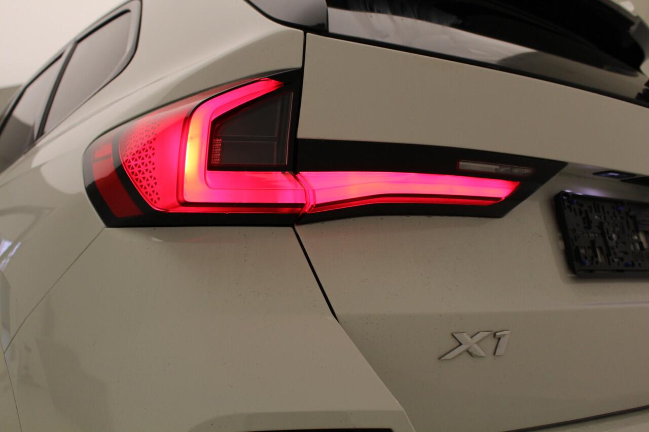 BMW X1 xDrive25e M-Sport Pro | Panorama | 19" | Massage | Harman Kardon |Voorbereiding Driving Assistant Plus