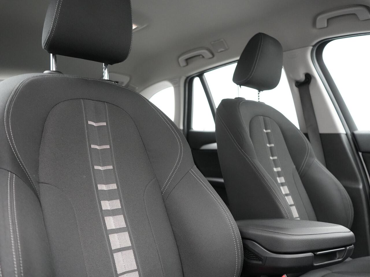 BMW X1 xDrive25e eDrive Edition Plug In Hybrid 220pk Dealer O.H PHEV | Adaptive Cruise | Head Up | Harman Kardon Sound | Stoelverwarming | Camera | Navigatie | DAB |