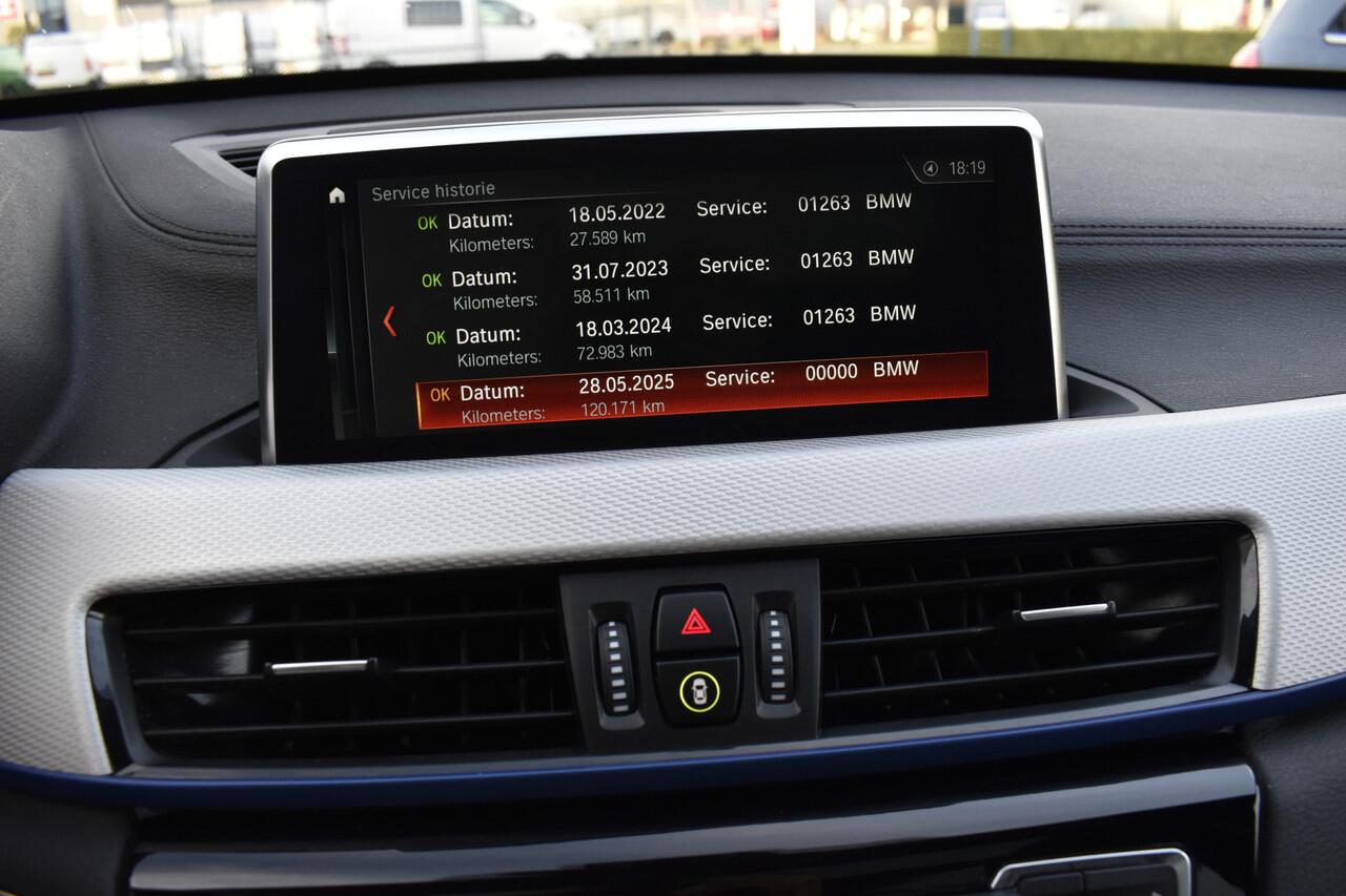 BMW X1 xDrive25e Executive Edition M-pakket Pano - CarPlay - Cruise - Trekhaak