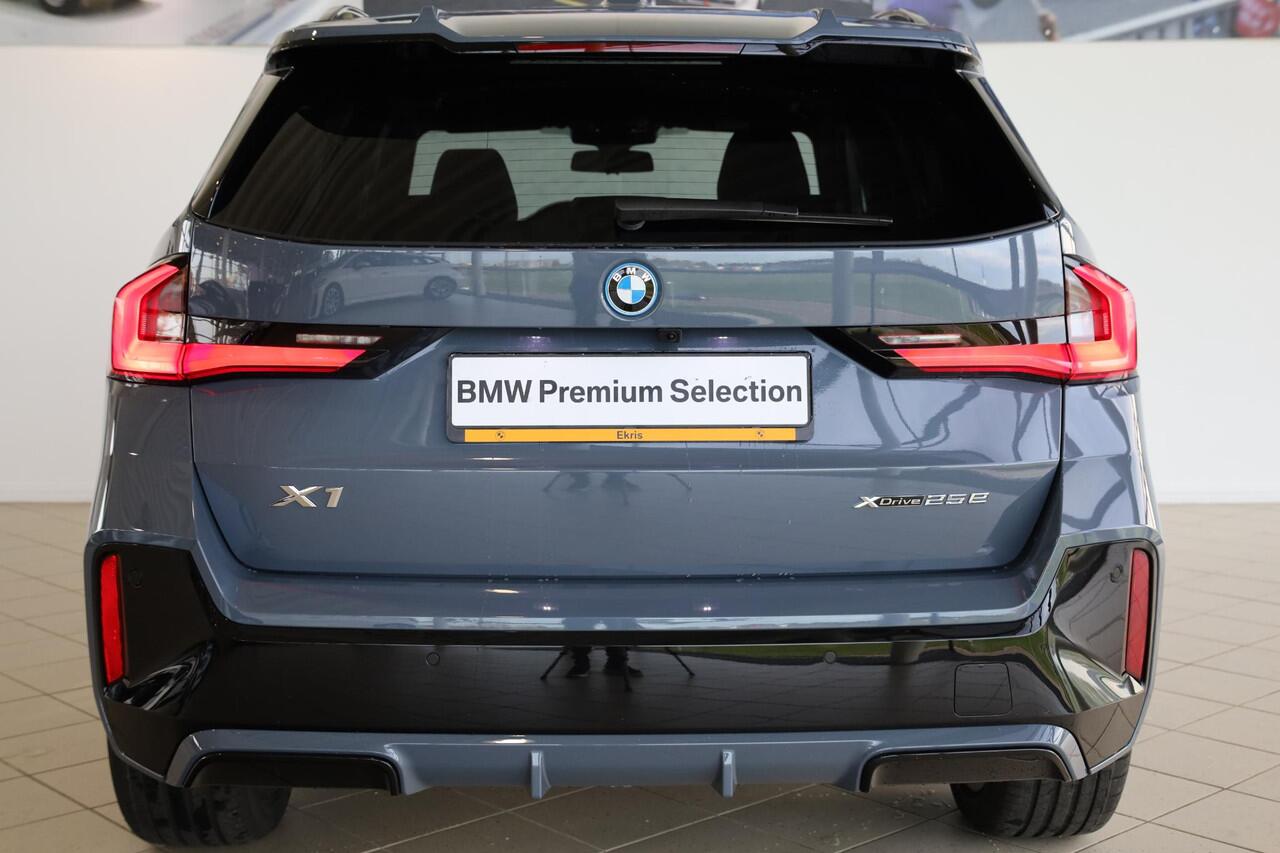 BMW X1 xDrive25e M Sportpakket Pro | Panoramadak | Harman Kardon | Trekhaak