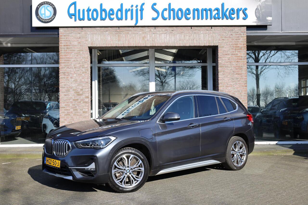 BMW X1 xDrive25e PHEV High Executive Edition LEER TREKHAAK-AFN HUD CAMERA CRUISE DAB NAVI STOELVERWARMING 2XPDC CLIMA ELEC-KOFFERBAK 18"LMV