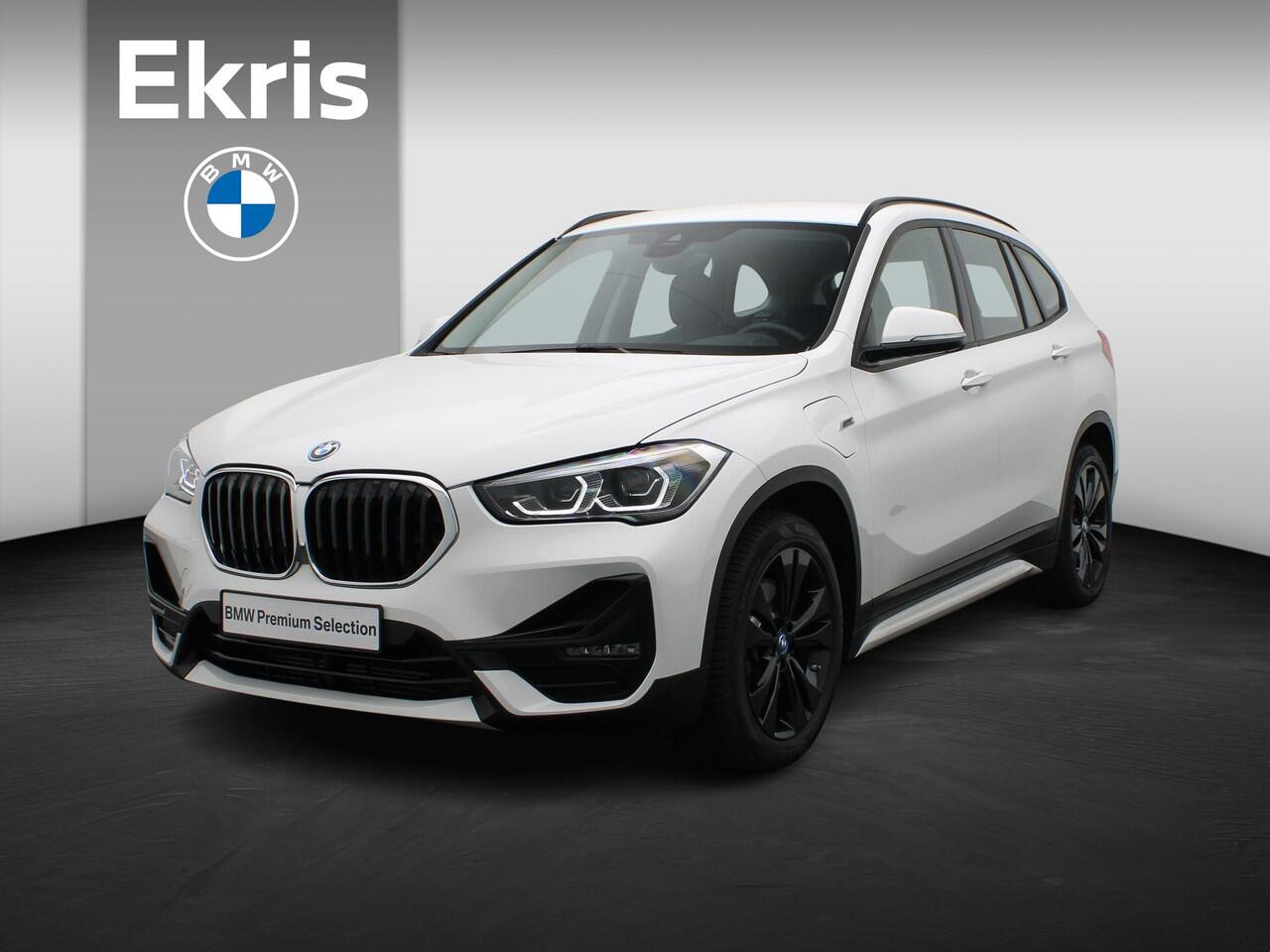 BMW X1 xDrive25e Sportline | Sportstoelen | Park Distance Control Achter | LED-koplampen | Navigatiesysteem | 18''