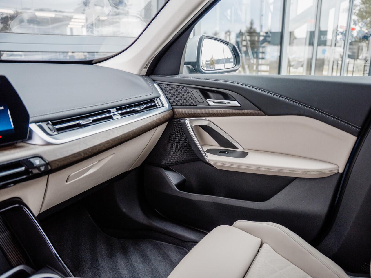 BMW X1 xDrive30e | Innovation pack | Driving Assistant Profesional | Trekhaak