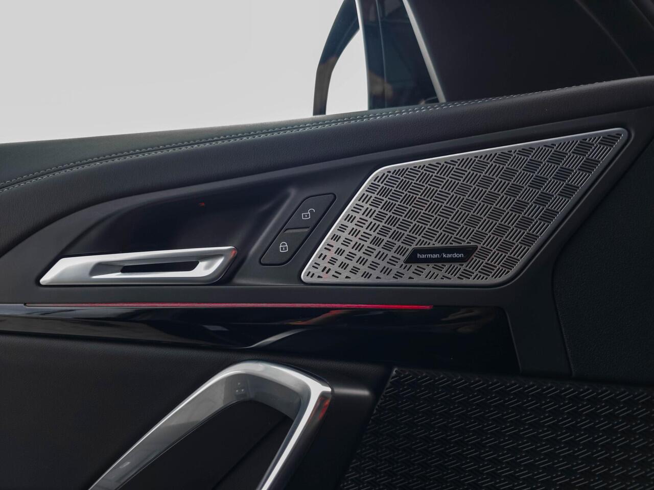 BMW X1 sDrive18i M Sport Pro | Pano | 20" | H&K | Topv. | Drive + | Leer | Premium | Travel |