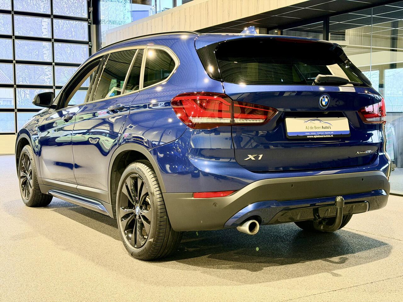 BMW X1 xDrive25e Executive Sportline | Beige leder | Camera | Trekhaak