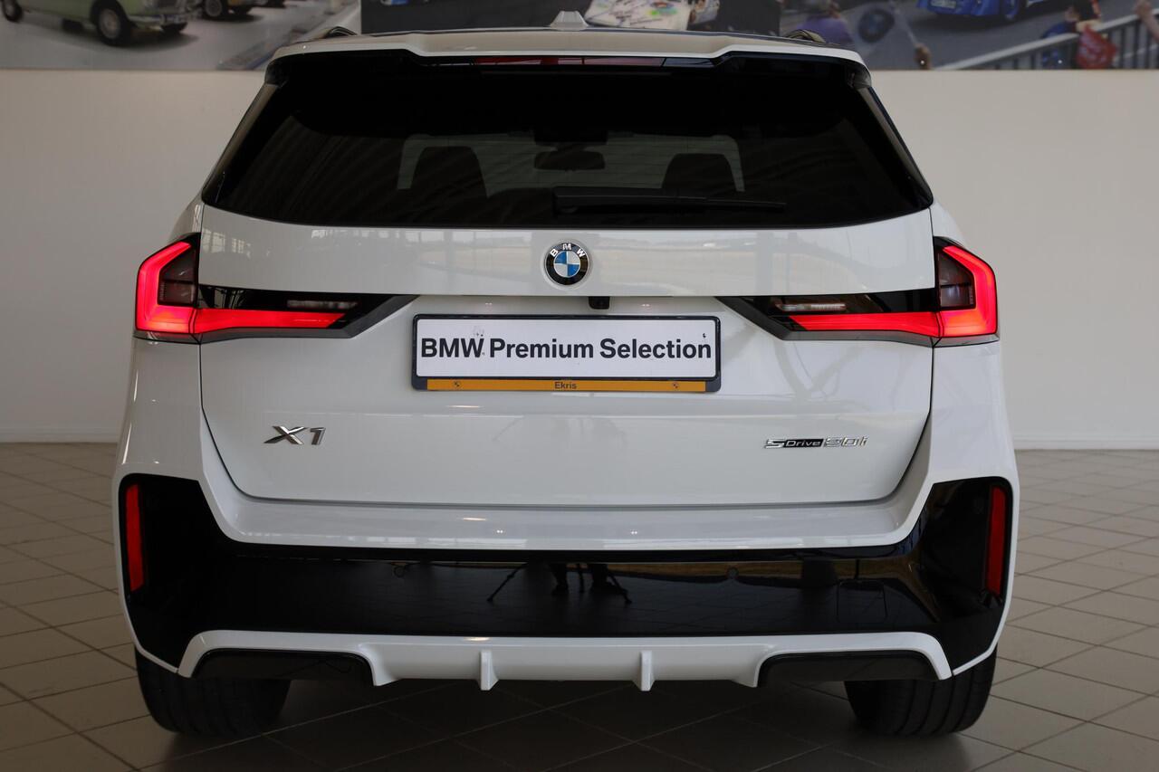 BMW X1 sDrive20i | M Sportpakket | Premium Pack | Comfort Pack