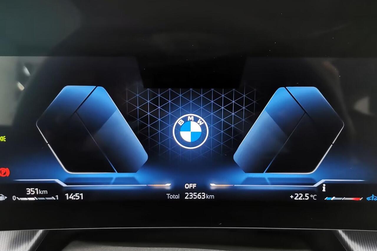 BMW X1 sDrive18iA xLine ** ADAPT. LED, LEDER, PANORAMA, TREKH, ADAPT. CRUISE, ACT. SPORTST ** 1e EIG - Ex BMW-AG - UNFALLFREI ** ** INFORMEER OOK NAAR ONZE AANTREKKELIJKE FINANCIAL-LEASE TARIEVEN **