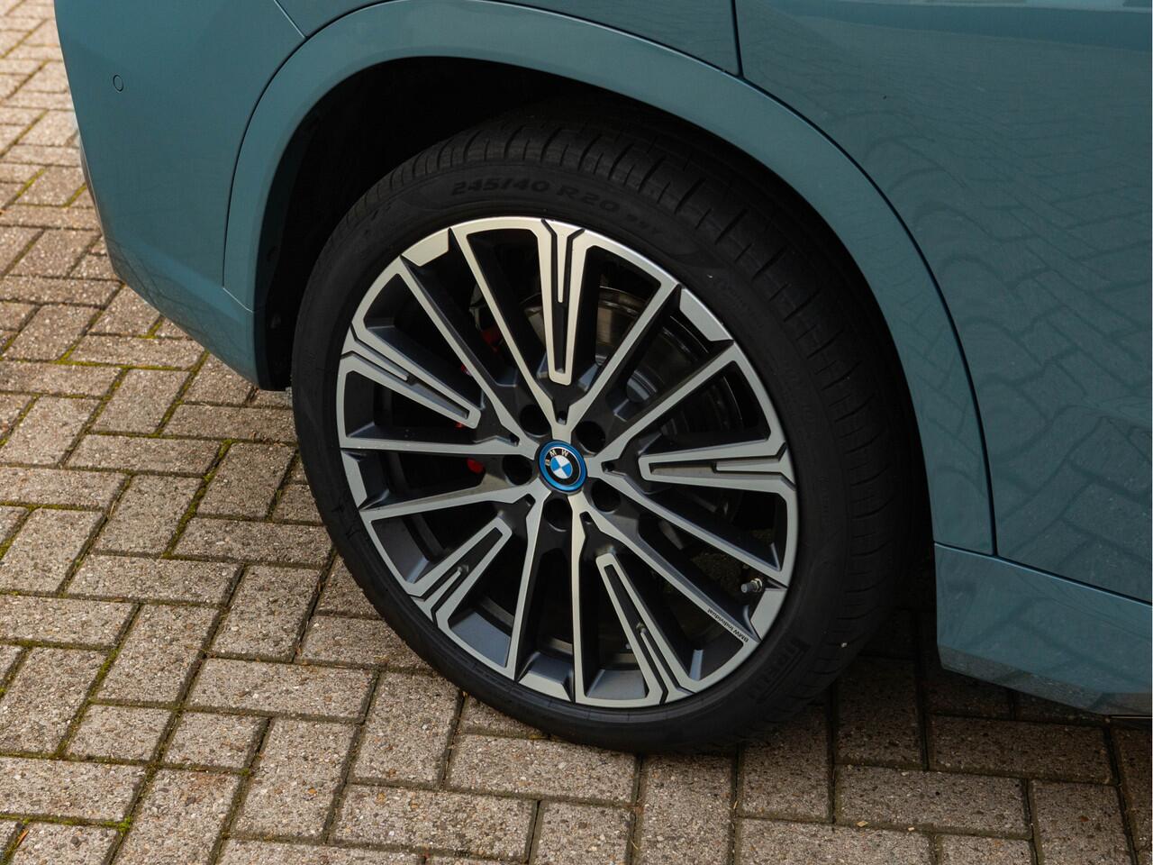 BMW X1 xDrive30e M-Sport Pro - Pano - Trekhaak - Driving Ass Prof - Harman Kardon