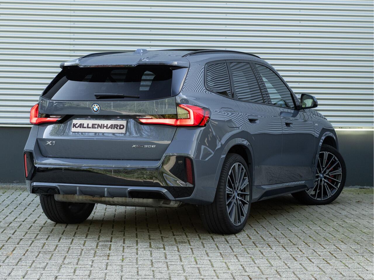 BMW X1 xDrive30e M-Sport Pro - M-Zetels - Full-Option - NP76.000