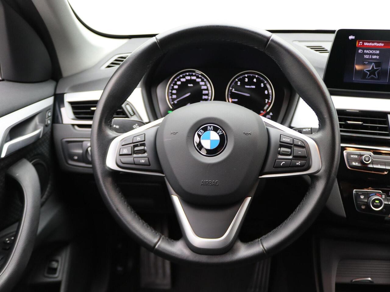 BMW X1 sDrive18i Achteruitrijcamera | Head-up Display | Afneembare Trekhaak | Navigatie Prof. | LM 17''