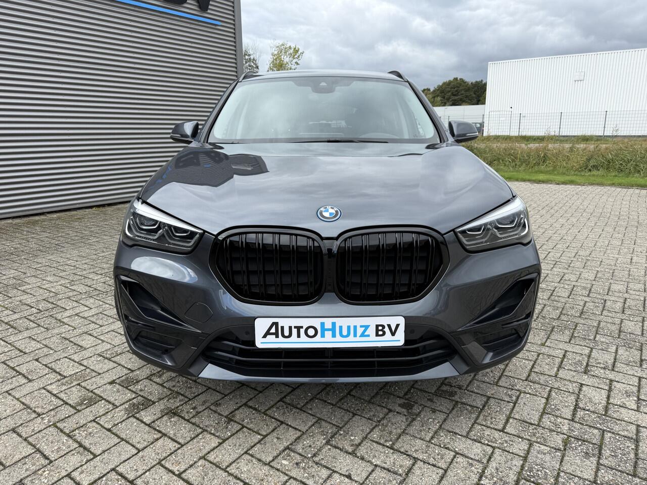 BMW X1 xDrive25e High Executive Sport Line Head-Up Display LED Elek Stoelverstelling Navi Plus PDC 18 Inch