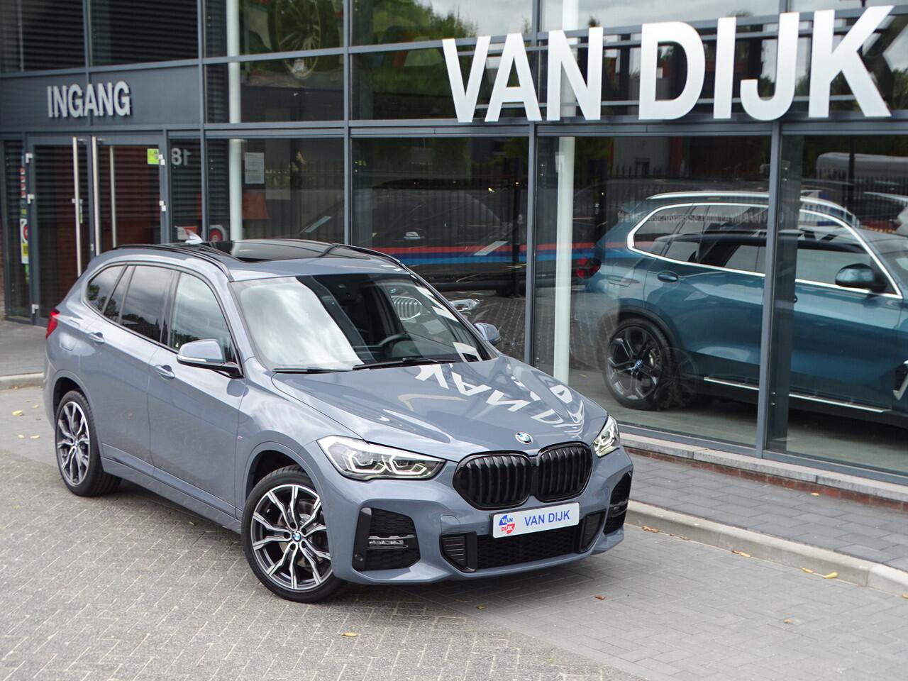 BMW X1 xDrive25e M Sportpakket Pano.dak Head-Up Display Harman-Kardon LED Camera Navi-Plus Apple Carplay Park.Ass. Driv.Ass. 19''LM Velgen