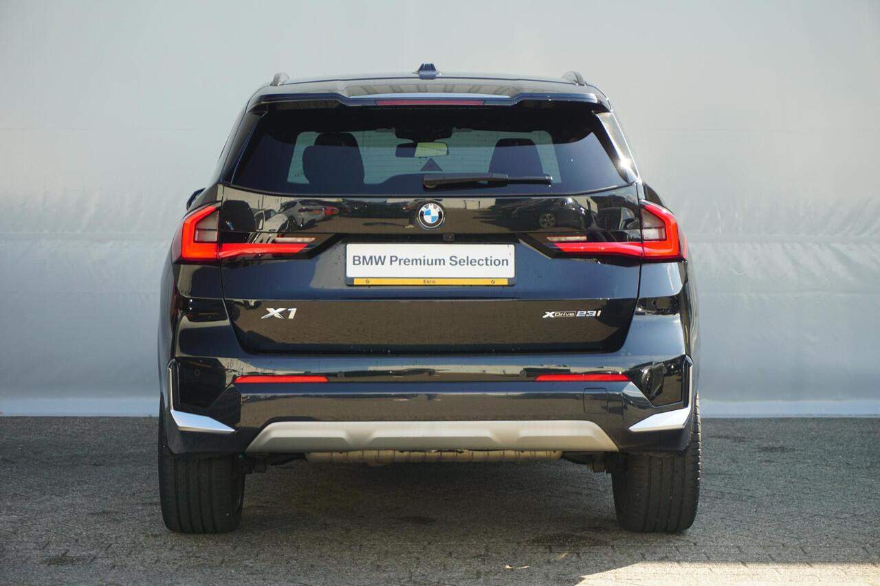 BMW X1 xDrive23i xLine | Trekhaak / 20 Inch / Elektrische Stoelverstelling met Memory / Comfort Access