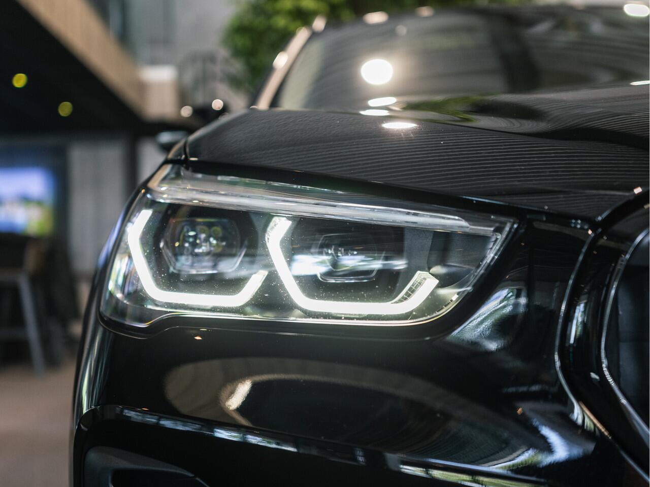 BMW X1 sDrive20i Executive Edition X-Line | Facelift | Panorama | HUD | Leder beige | Camera | NAP