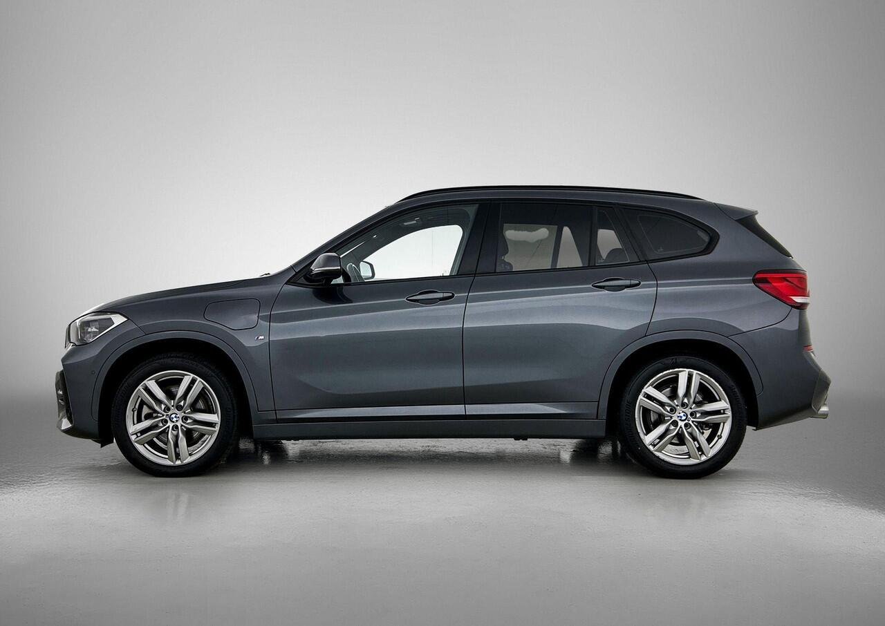 BMW X1 xDrive25e Exe.Ed. 221PK PLUG-In M Sport PANORAMADAK | AD-CRUISE | CAMERA