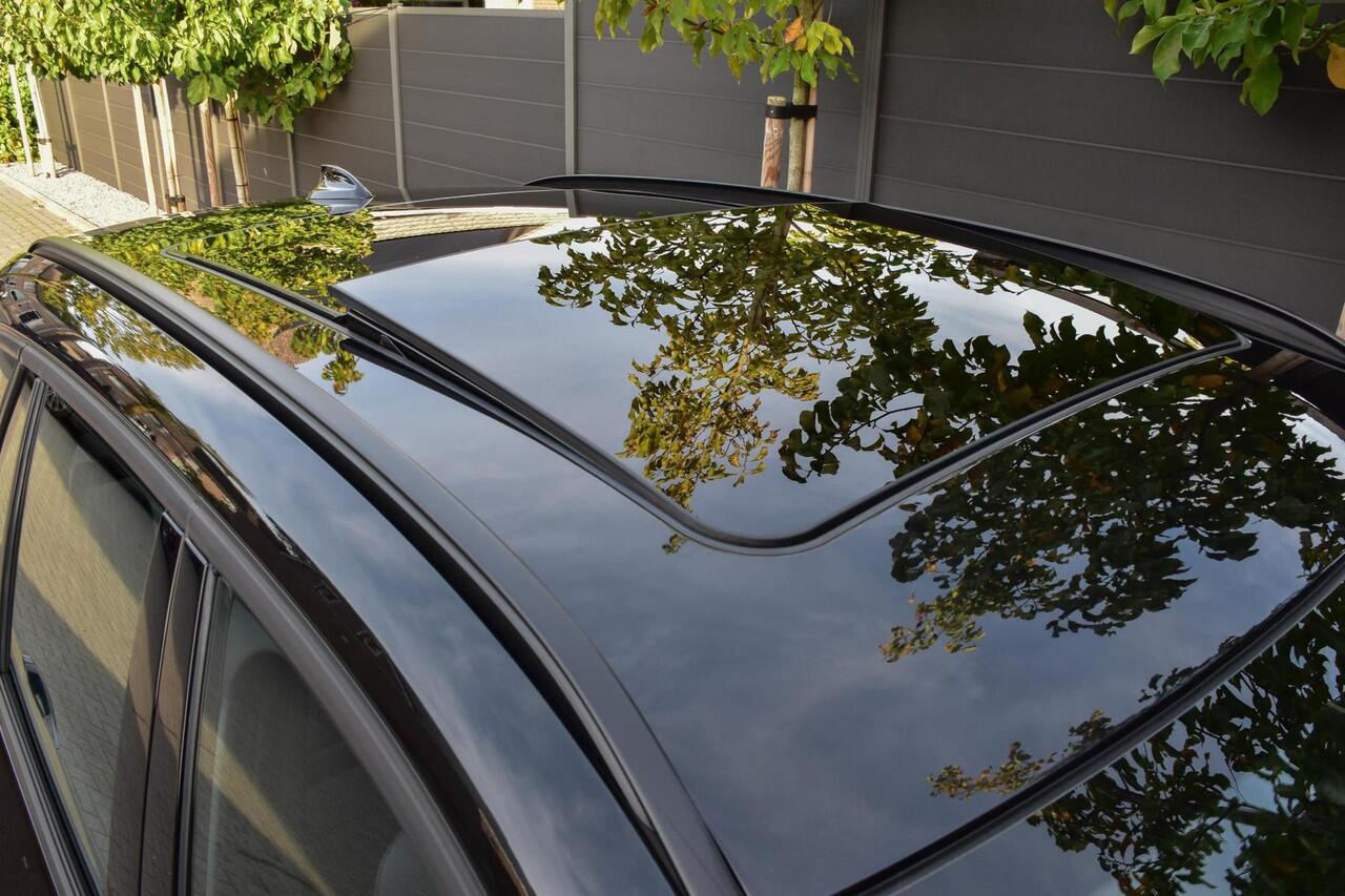 BMW X1 sDrive20i High Executive | Panoramadak | Leer