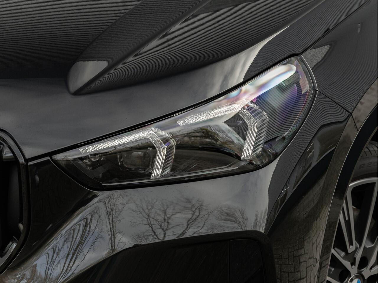 BMW X1 sDrive18i M-Sport Pro - Pano - Memoryzetel - Trekhaak - ACC - Head-Up - Harman Kardon