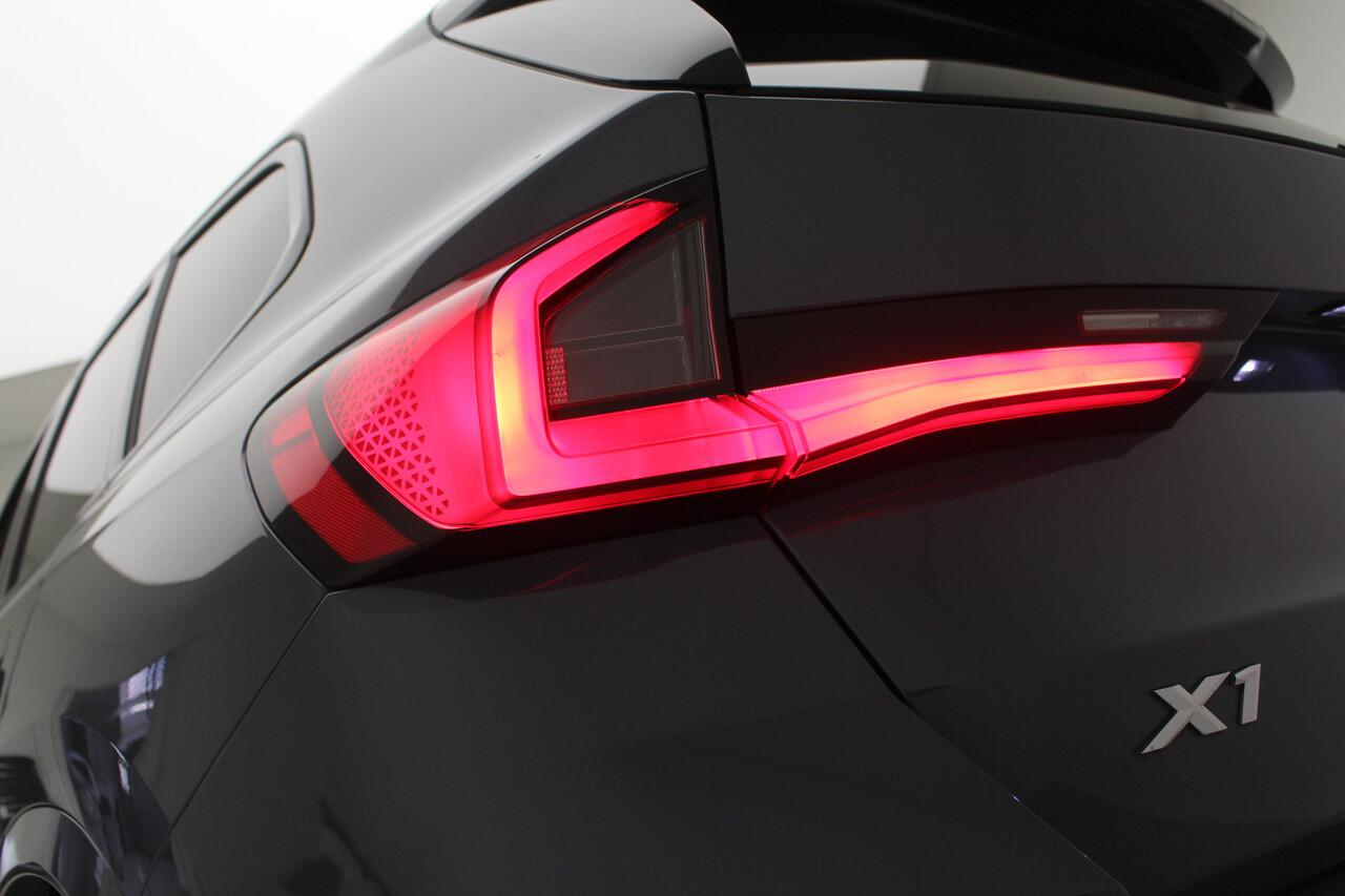 BMW X1 xDrive30e M-Sport | Trekhaak | Harman Kardon | CoPilot | Head-Up Display | Actief stoelen |