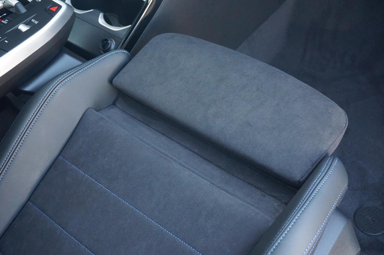 BMW X1 xDrive25e M Sportpakket 20'' / Panoramadak / Harman Kardon / Trekhaak / Elektrisch Verstelbare M Sportstoelen