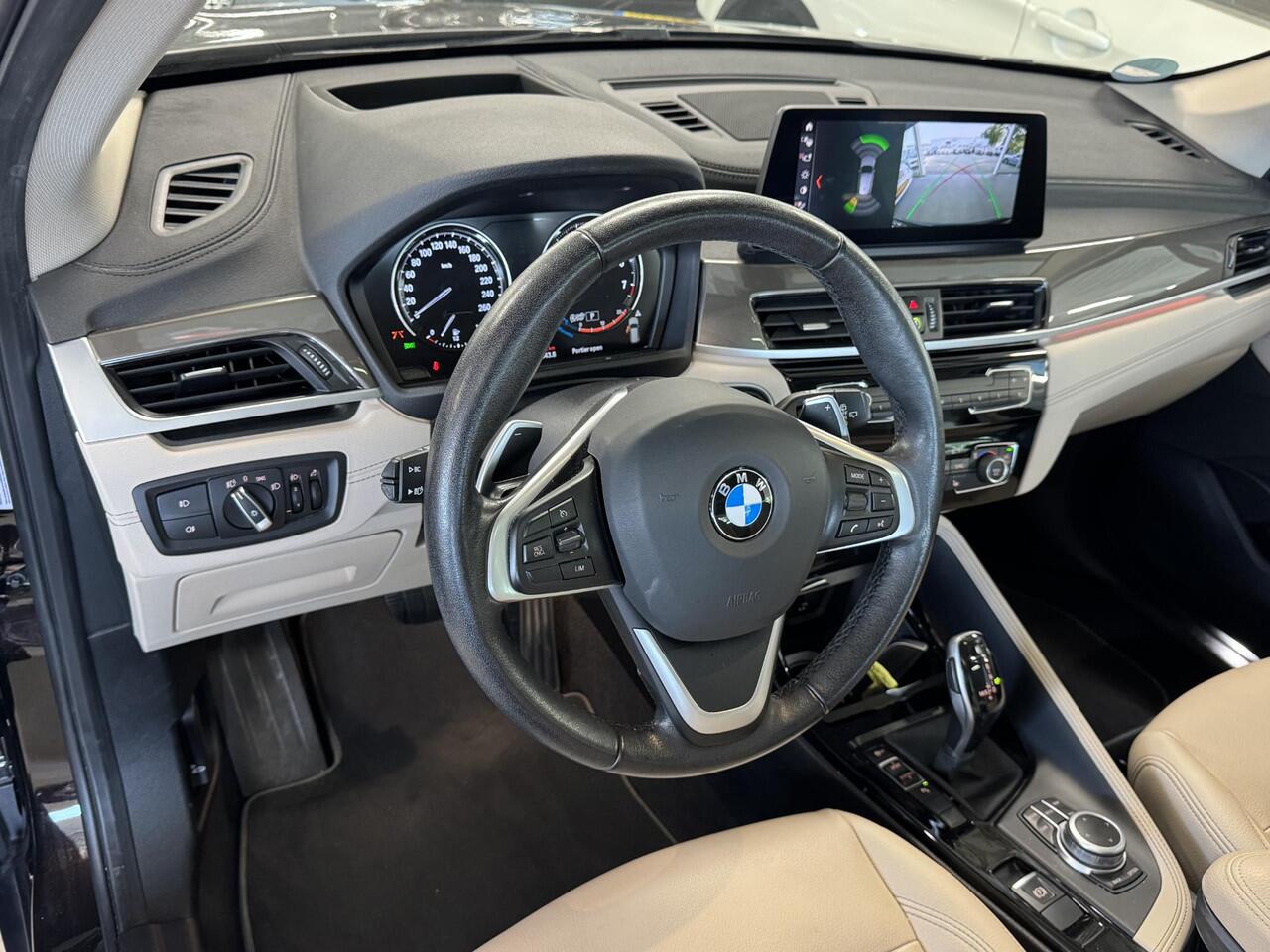 BMW X1 sDrive20i High Executive Edition Trekhaak | Pano | Navigatie | LED | Airco-Ecc | LM-Velgen |Stoelverwarming | Camera | ( Vestiging - Nieuwegein )