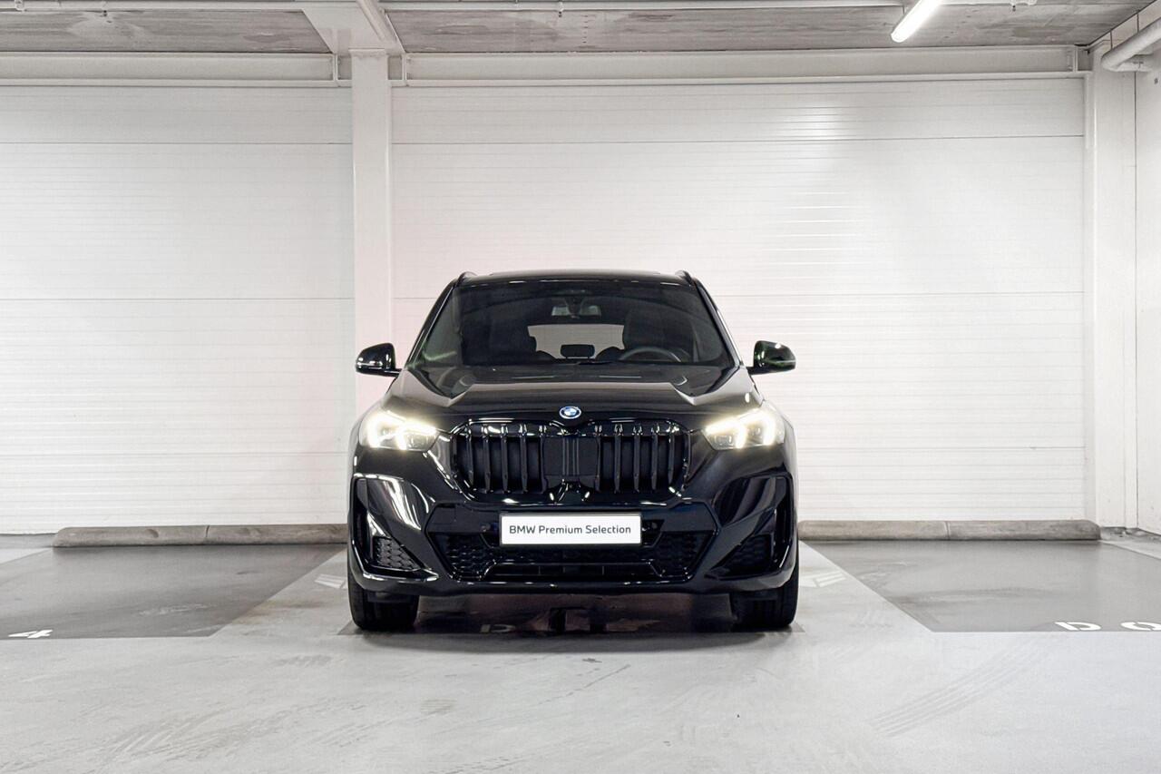 BMW X1 xDrive25e | M-Sport Pro | Travel Pack | Innovation Pack | Comfort Pack | Driving Assistant Professional | Harman/Kardon | Panoramadak | Comfort Access | Trekhaak