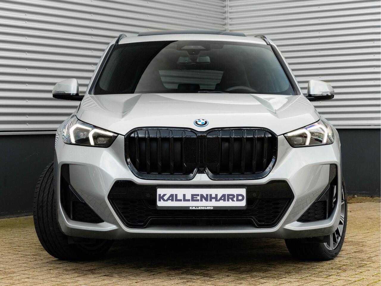BMW X1 xDrive30e M-Sport Pro - Pano - Trekhaak - Driving Ass Prof - Harman Kardon