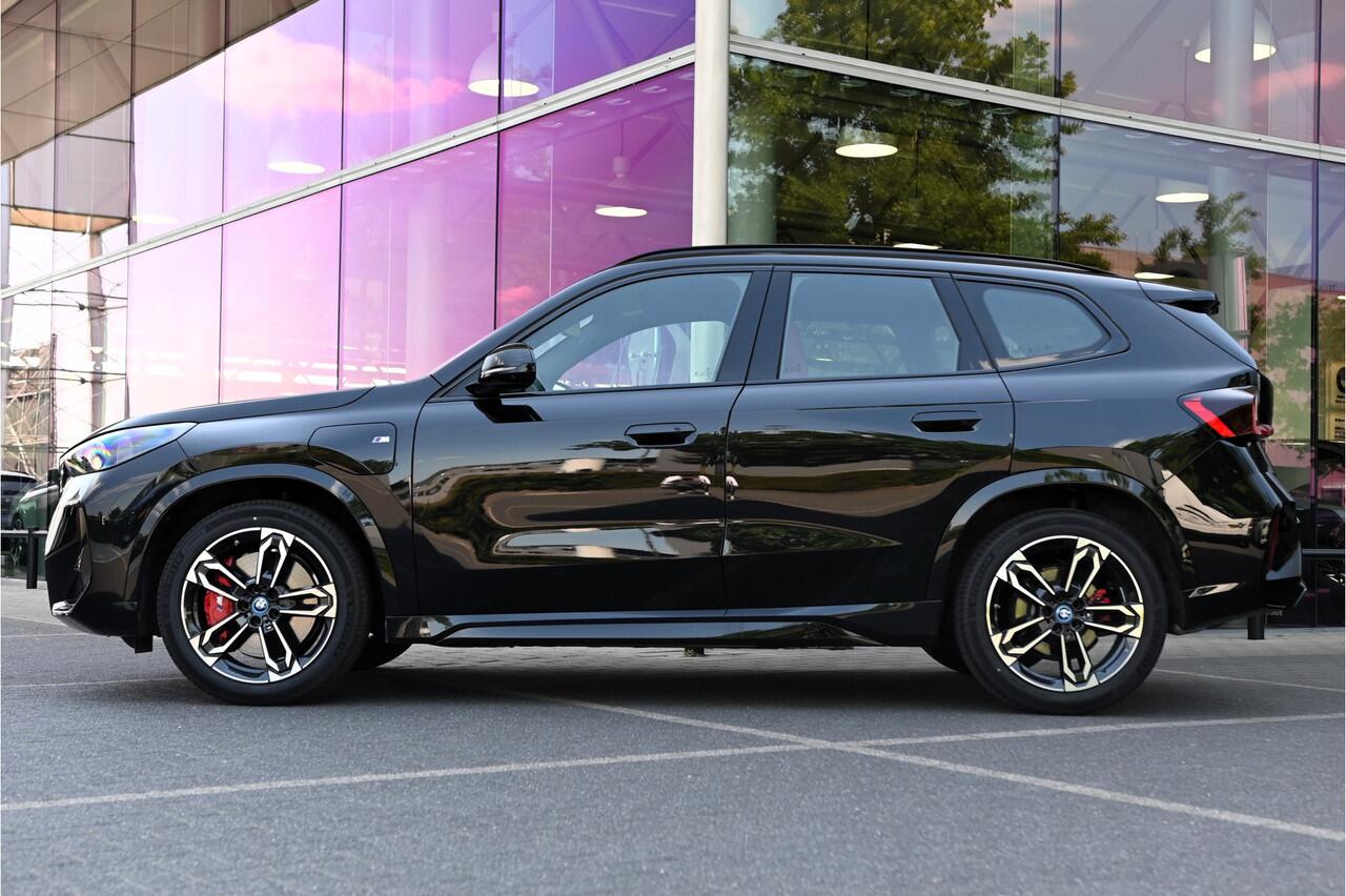 BMW X1 xDrive30e High Executive M Sport Automaat / Trekhaak / Sportstoelen / Adaptieve LED / M Adaptief onderstel / Parking Assistant Plus / Head-Up / Comfort Access