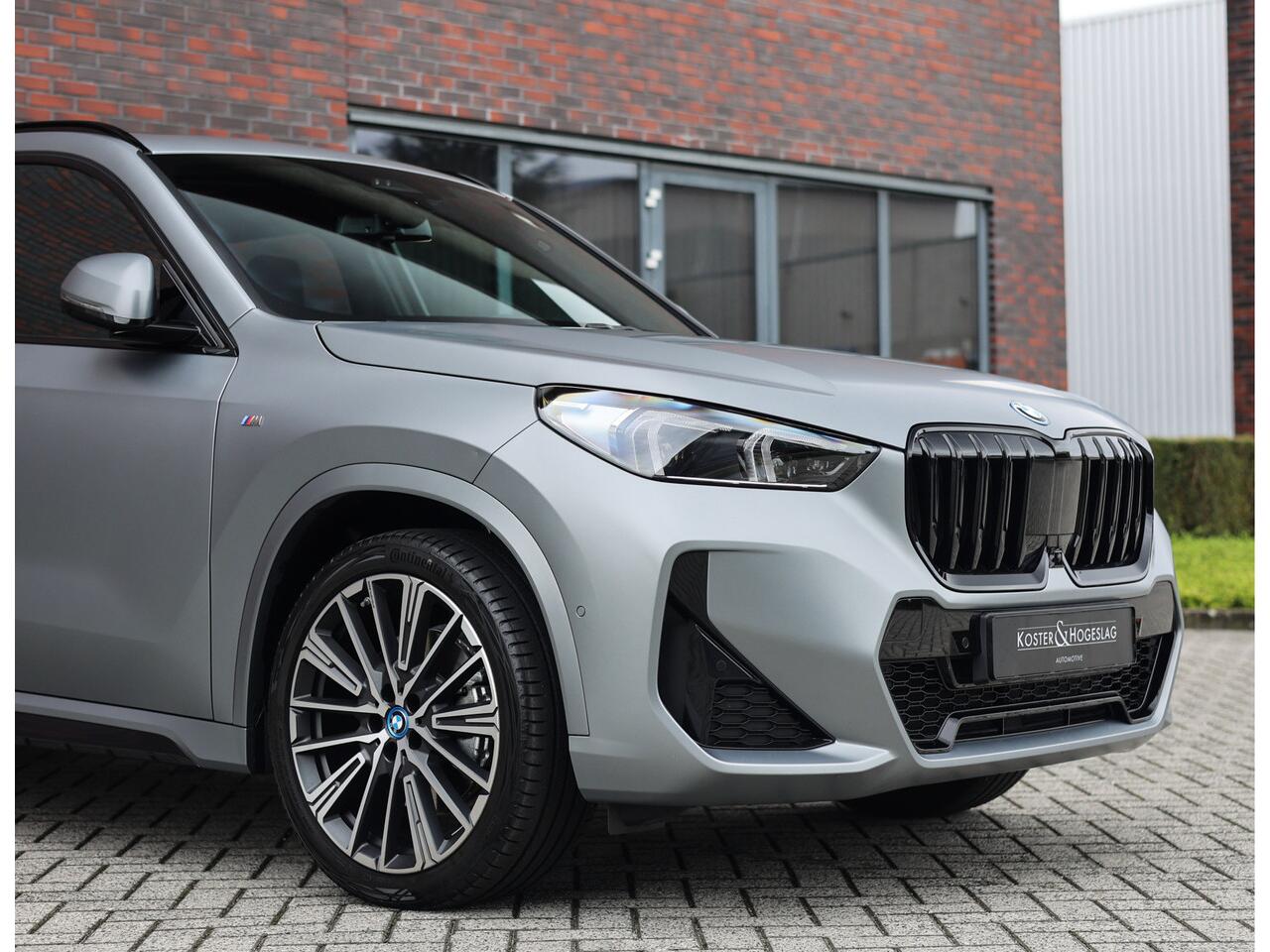 BMW X1 30e xDrive | M Sport Pro - Pano - H&K