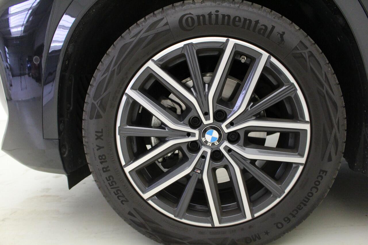 BMW X1 sDrive18i M-Sport | Panorama | Camera | Voorbereiding Driving Assistant Plus |