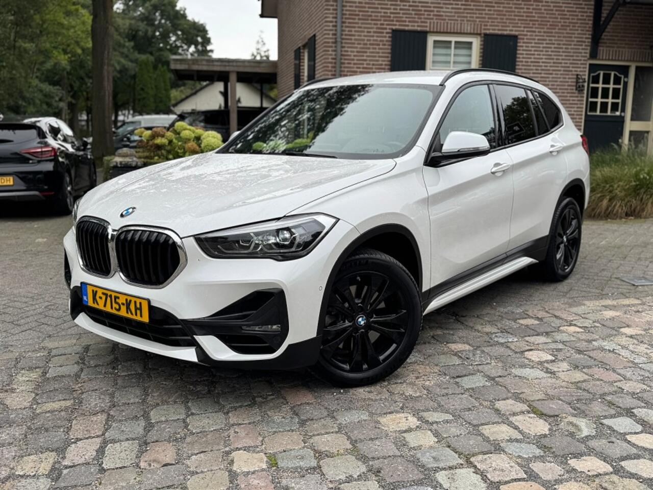 bmw-x1-2.0i-178pk-autom-executive-e