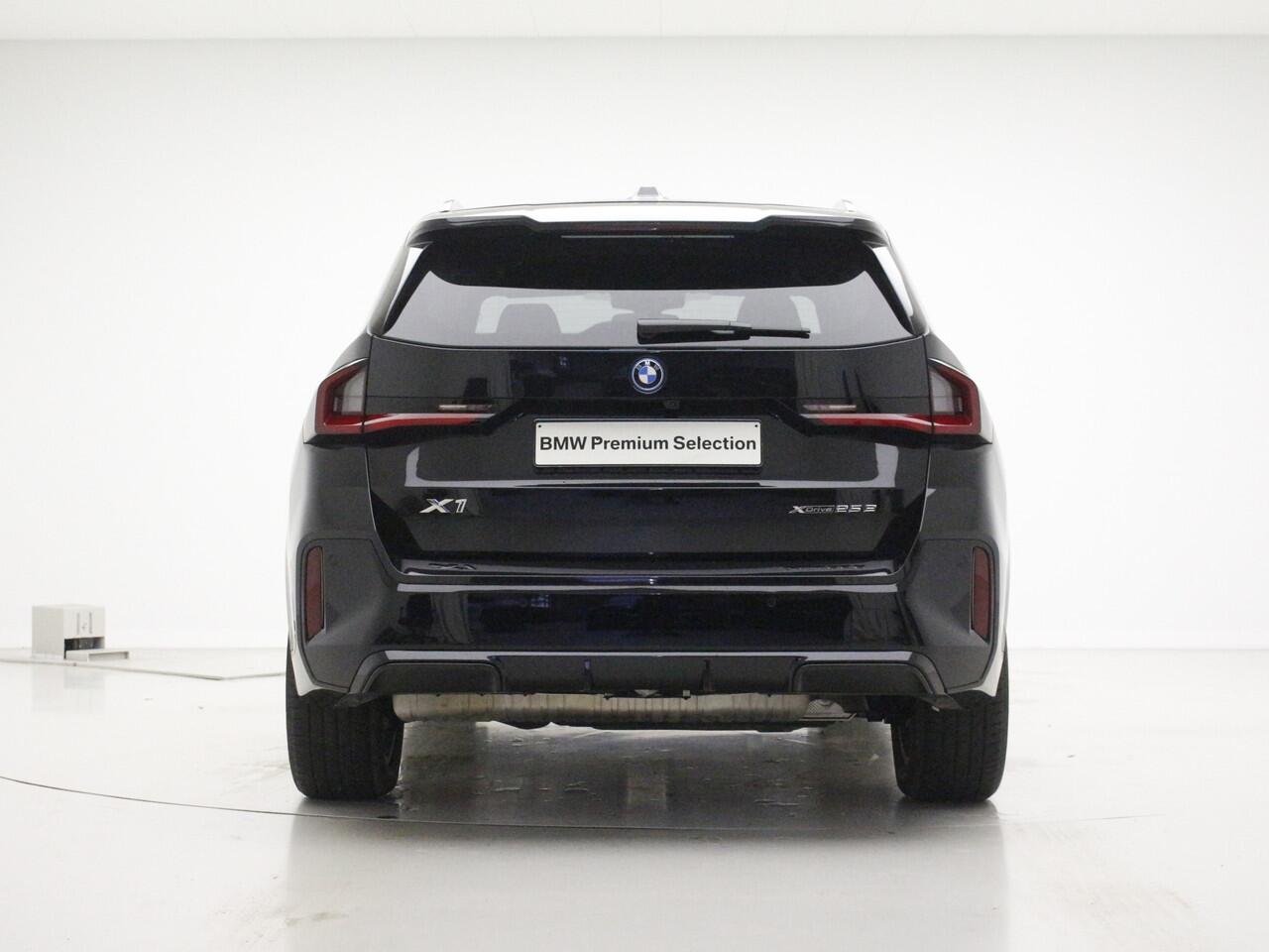 BMW X1 xDrive25e | M-Sport | Panorama | Trekhaak | Voorbereiding Driving Assistant Plus |