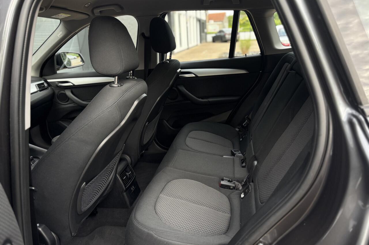 BMW X1 xDrive25e | PDC V+A | Apple Carplay | Elektrische Klep | LED | Cruise | DAB | 15x op voorraad !